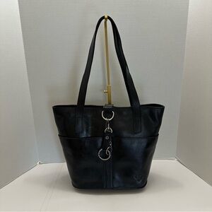 Espelette Bucket Tote by Patricia Nash – A Classic in Sleek Black Leather